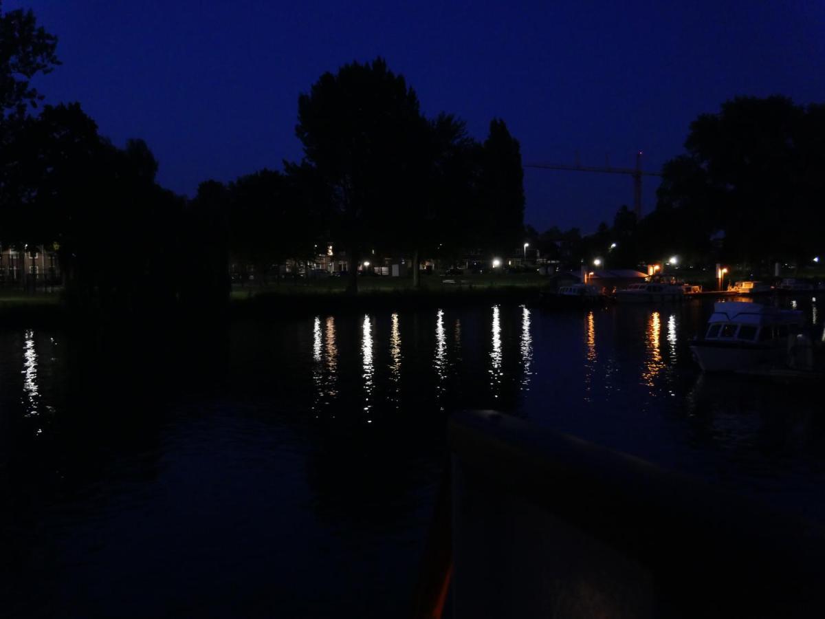 De Logeerboot Dordrecht Bed & Breakfast Luaran gambar